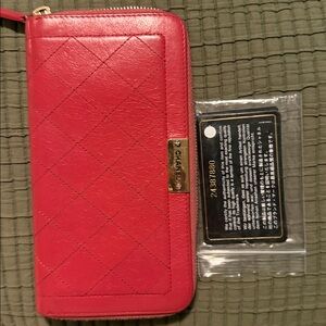 CHANEL Quilted Zip Wallet - Rose Pink with Gold Plaque